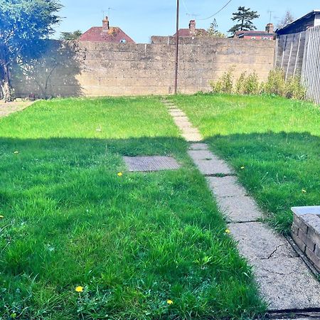 Lush House Close To Ashford Town Centre With Driveway Luaran gambar